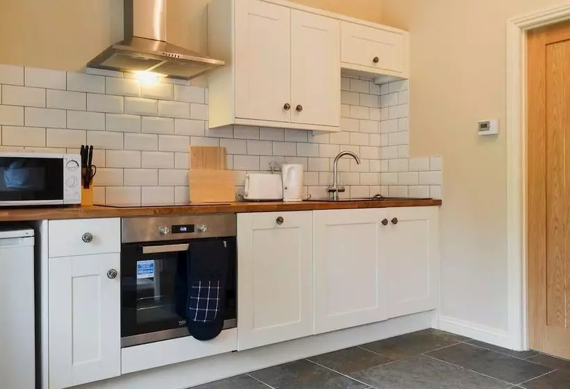 White House Cottages