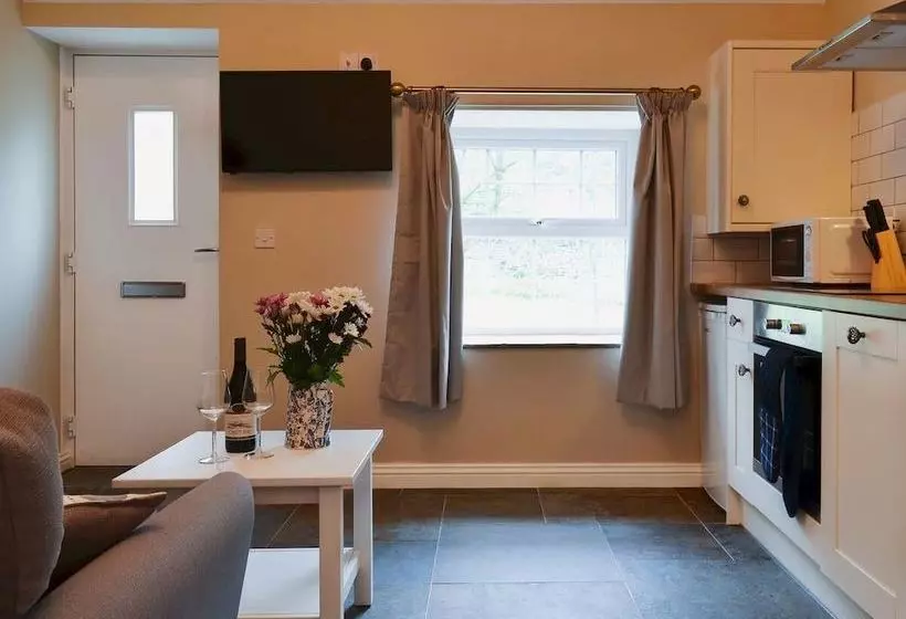 White House Cottages