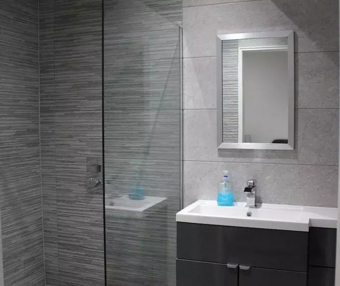 White House Cottages