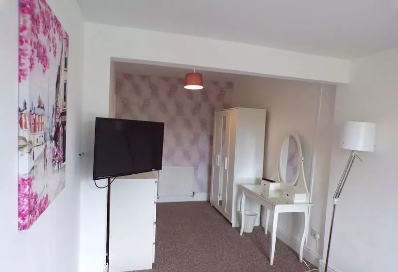 Zoo Cottage