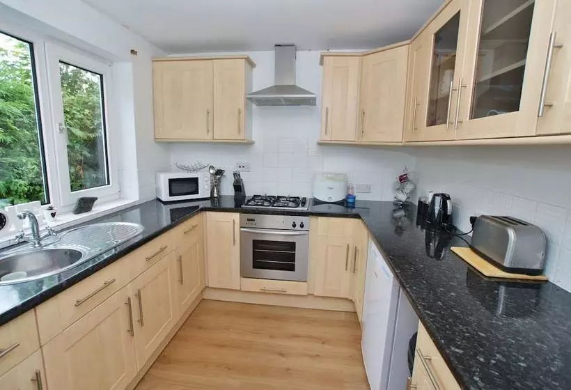 Zoo Cottage