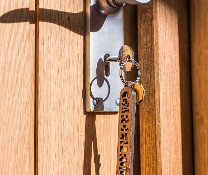 ベッドアンドブレックファースト The Room In The Garden