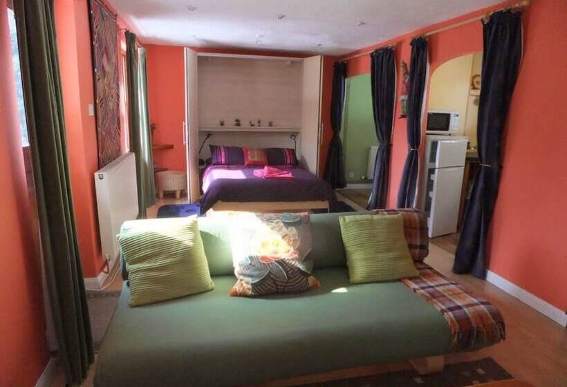 Cwm Irfon Lodge Cottages