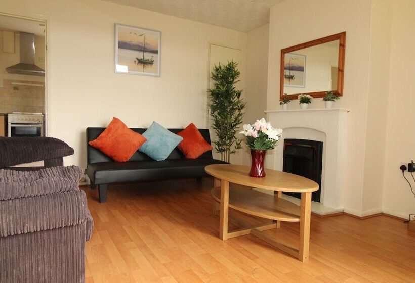 בית מלון כפרי Cowsley House