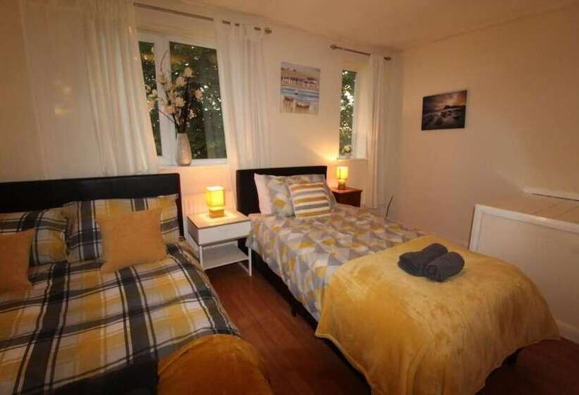 בית מלון כפרי Cowsley House