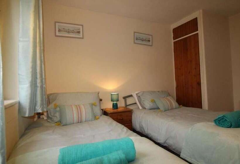 בית מלון כפרי Cowsley House