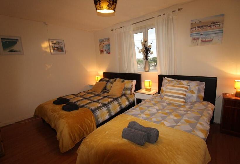 בית מלון כפרי Cowsley House