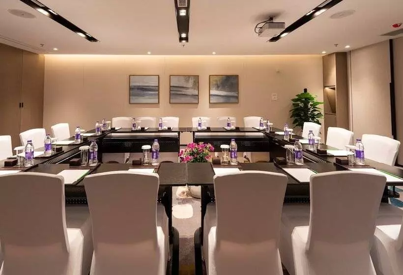 Hotelli Holiday Inn Resort Maoshan Hot Spring, An Ihg