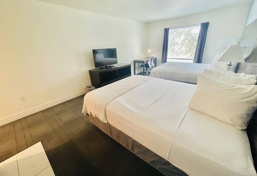 Отель Fairbridge Inn & Suites Cuero