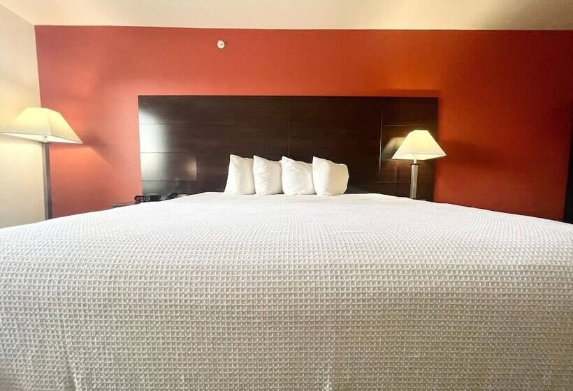 Отель Fairbridge Inn & Suites Cuero