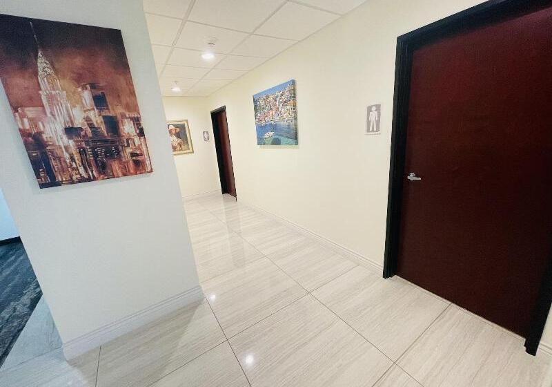 Отель Fairbridge Inn & Suites Cuero