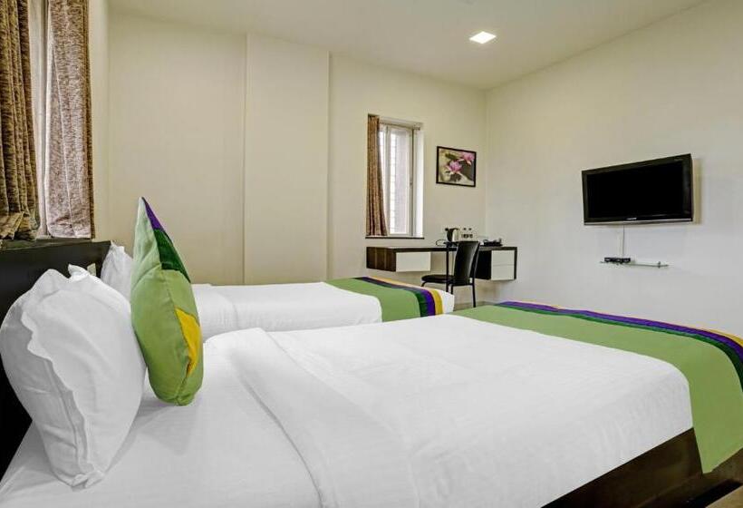 Majatalo Treebo Excellent Homes, Nashik