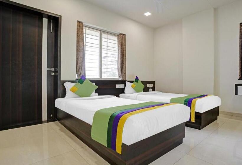 Majatalo Treebo Excellent Homes, Nashik