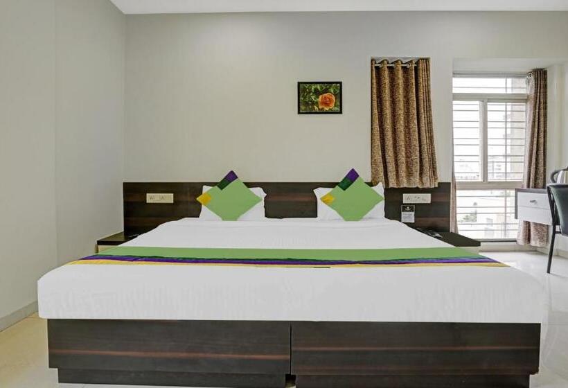 Majatalo Treebo Excellent Homes, Nashik