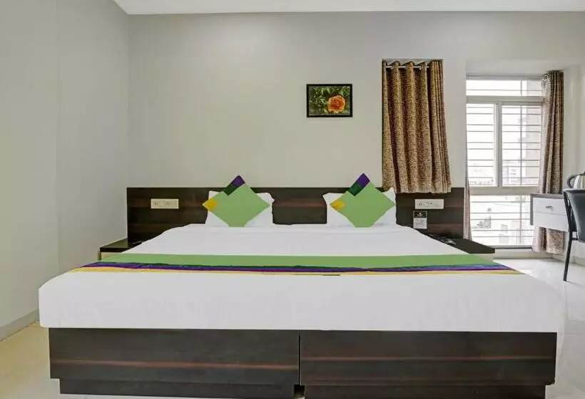 Majatalo Treebo Excellent Homes, Nashik