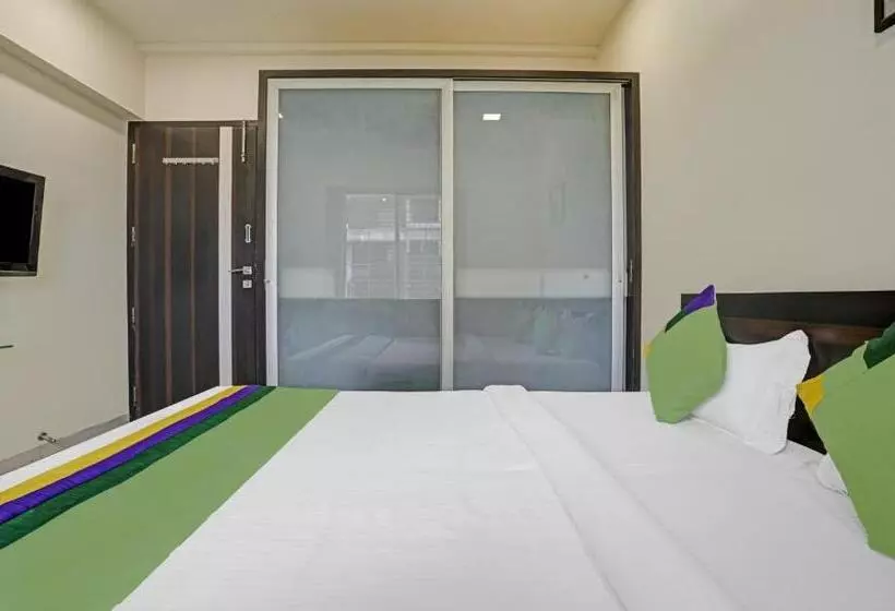 Majatalo Treebo Excellent Homes, Nashik