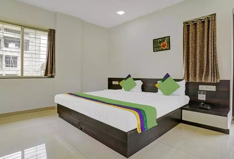 Majatalo Treebo Excellent Homes, Nashik