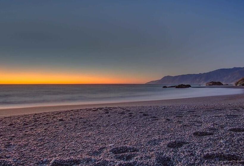 فندق صغير Inn Of The Lost Coast