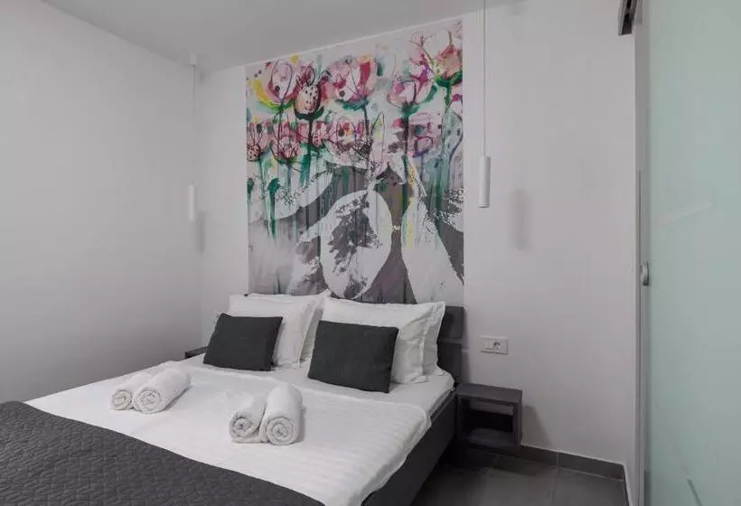 تختخواب و صبحانه Miracolo Di Mare Trend