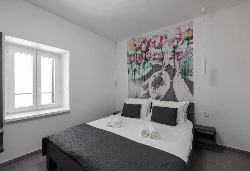 تختخواب و صبحانه Miracolo Di Mare Trend