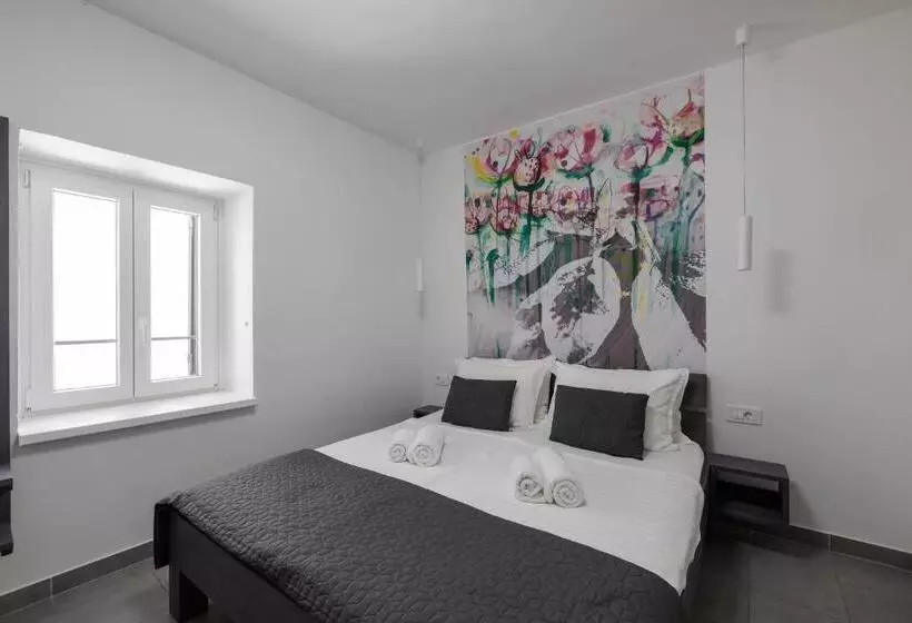 تختخواب و صبحانه Miracolo Di Mare Trend