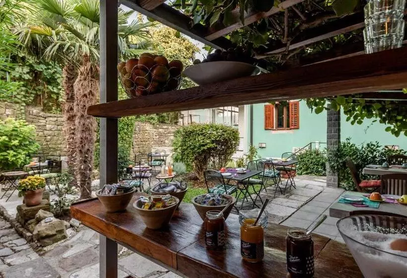 تختخواب و صبحانه Miracolo Di Mare Trend