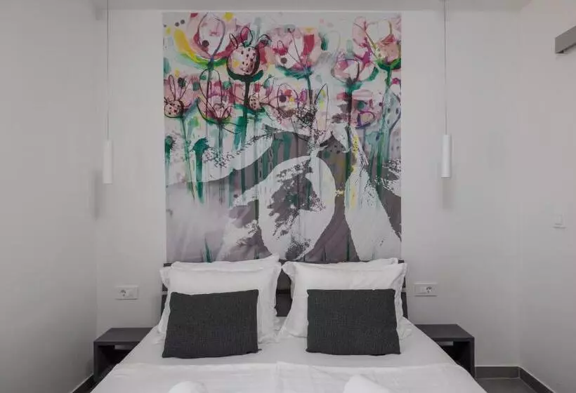 تختخواب و صبحانه Miracolo Di Mare Trend