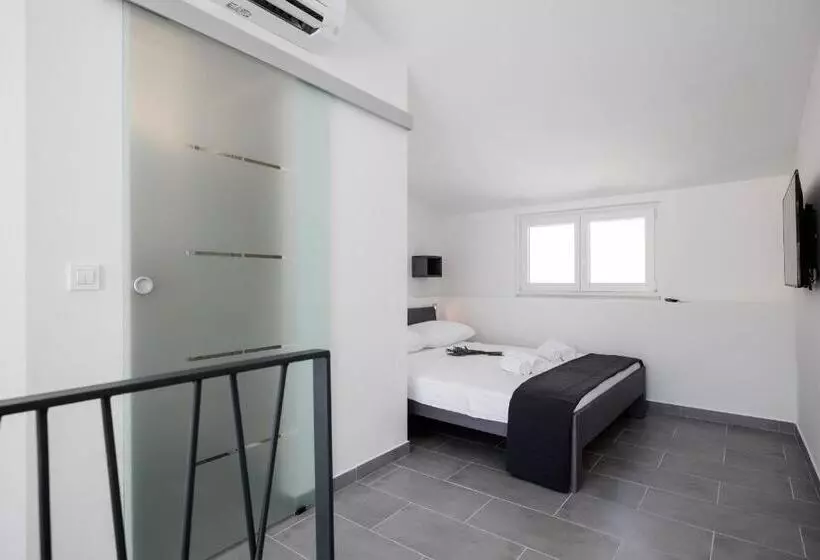 تختخواب و صبحانه Miracolo Di Mare Trend