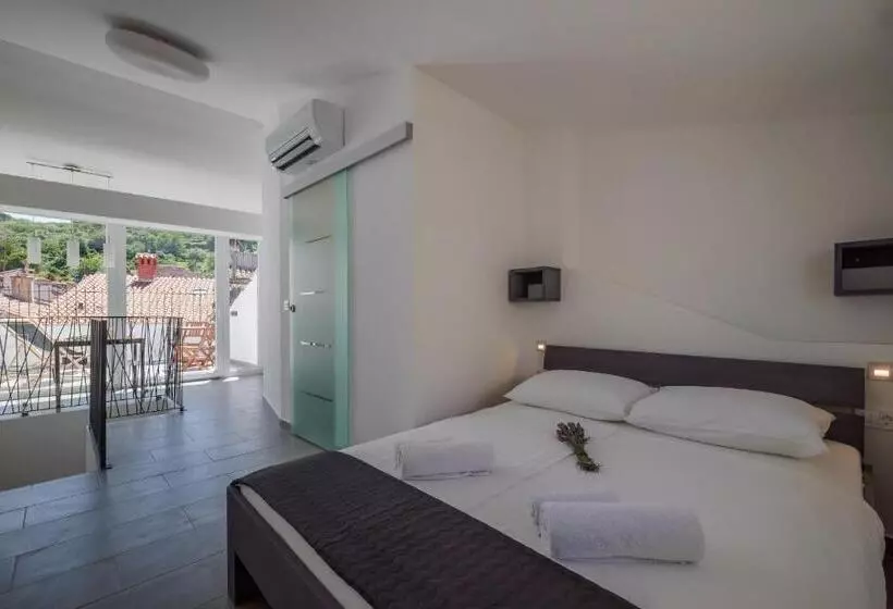 تختخواب و صبحانه Miracolo Di Mare Trend