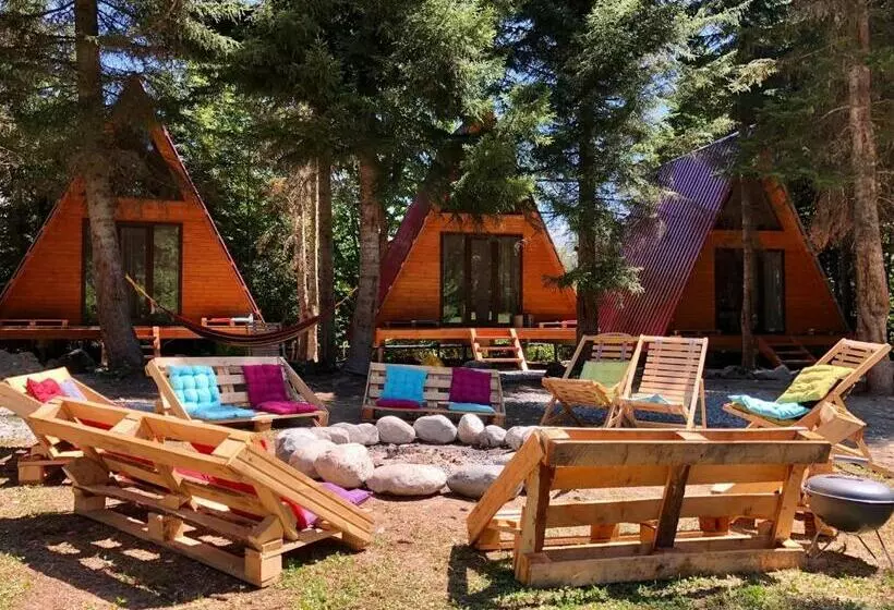 هتل Bude Mestia Cottages