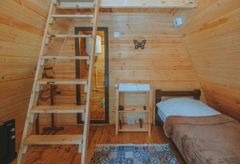 هتل Bude Mestia Cottages