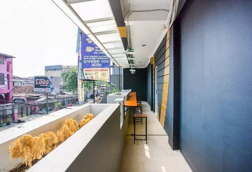 ホテル Oyo 3785 Kemayoran Residence