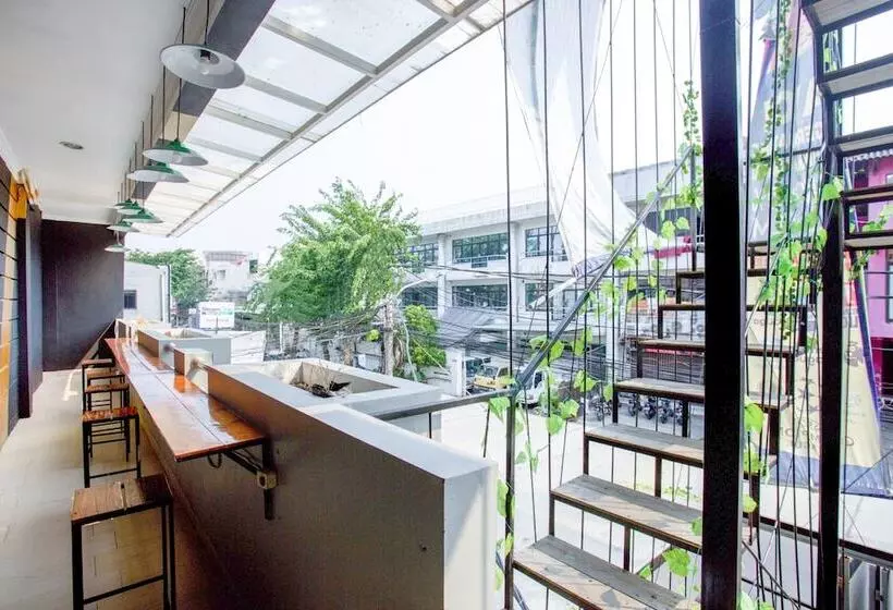 ホテル Oyo 3785 Kemayoran Residence