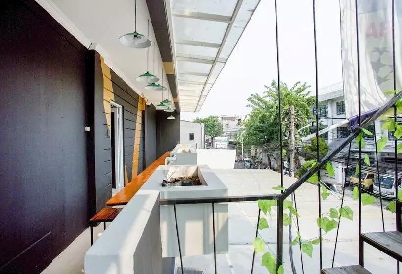 ホテル Oyo 3785 Kemayoran Residence