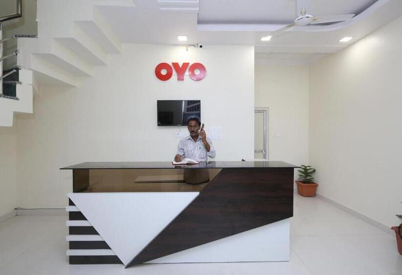 هتل Oyo 41159  Royal Inn