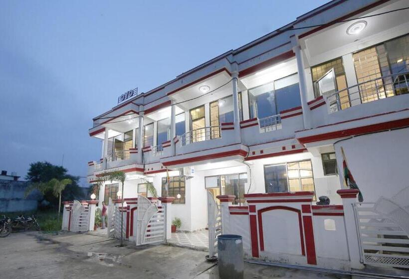 هتل Oyo 41159  Royal Inn