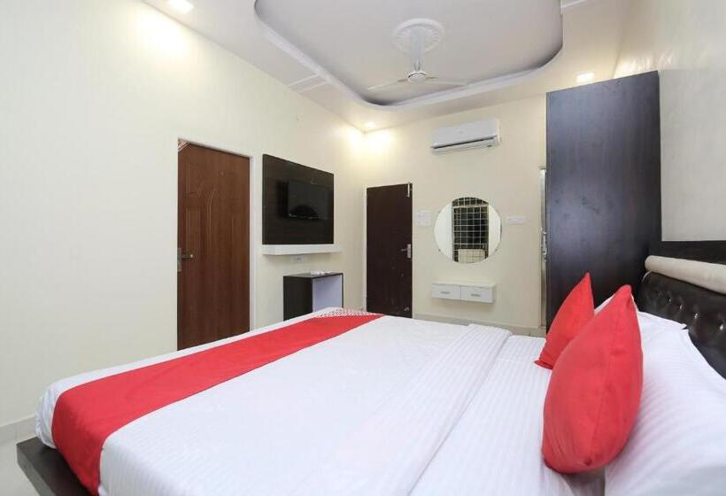 هتل Oyo 41159  Royal Inn