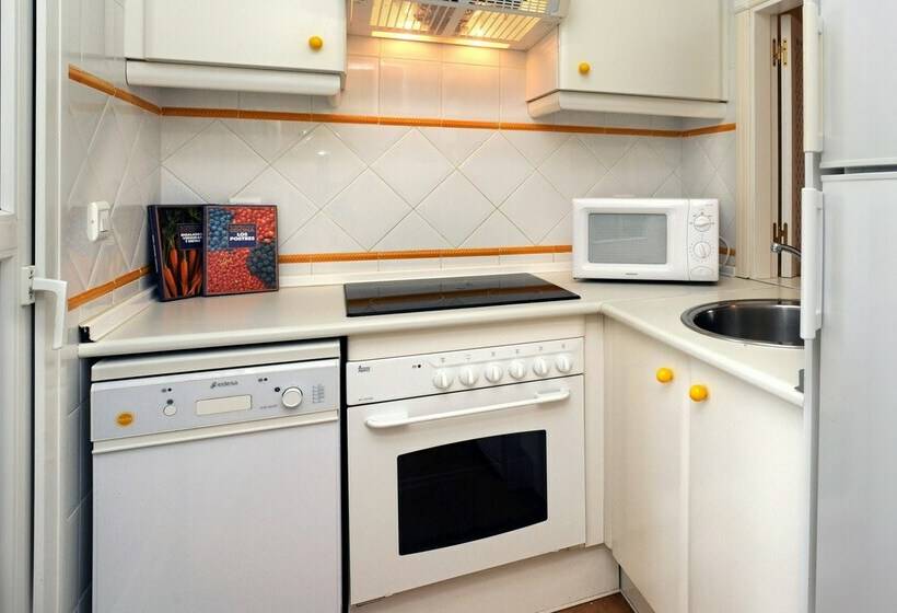 Apartamentos Leo El Faro - Marina