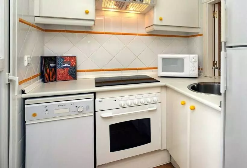 Apartamentos Leo El Faro - Marina