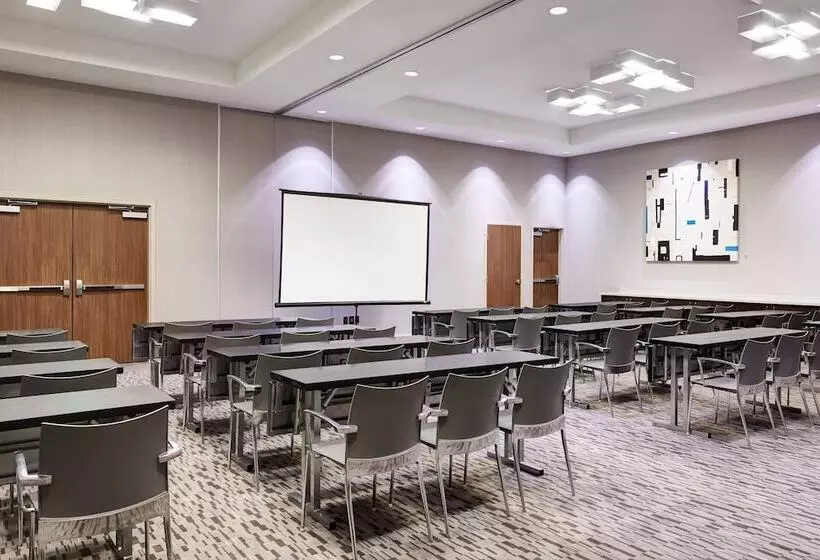 Ac Hotel By Marriott New Orleans French Quarter