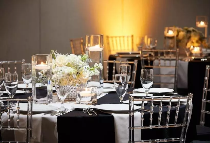 Ac Hotel By Marriott New Orleans French Quarter