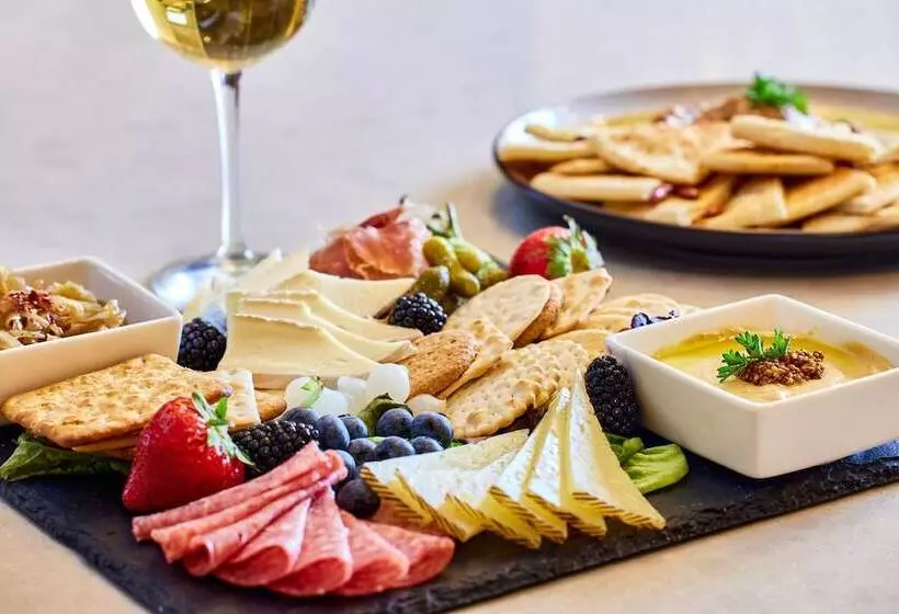 Ac Hotel By Marriott New Orleans French Quarter