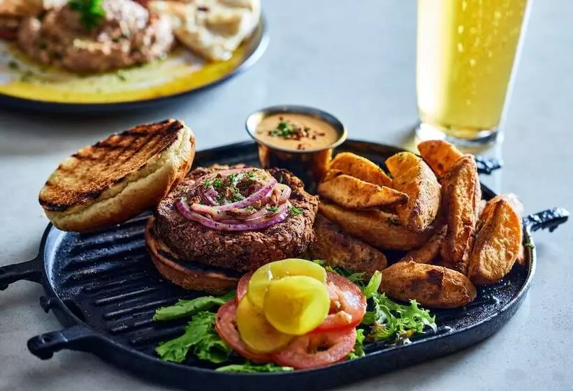 Ac Hotel By Marriott New Orleans French Quarter