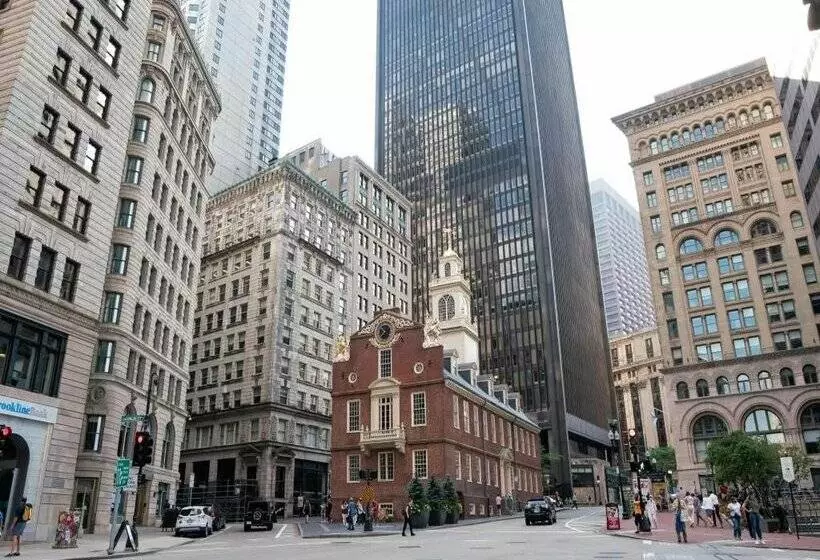 هتل Aka Boston Common