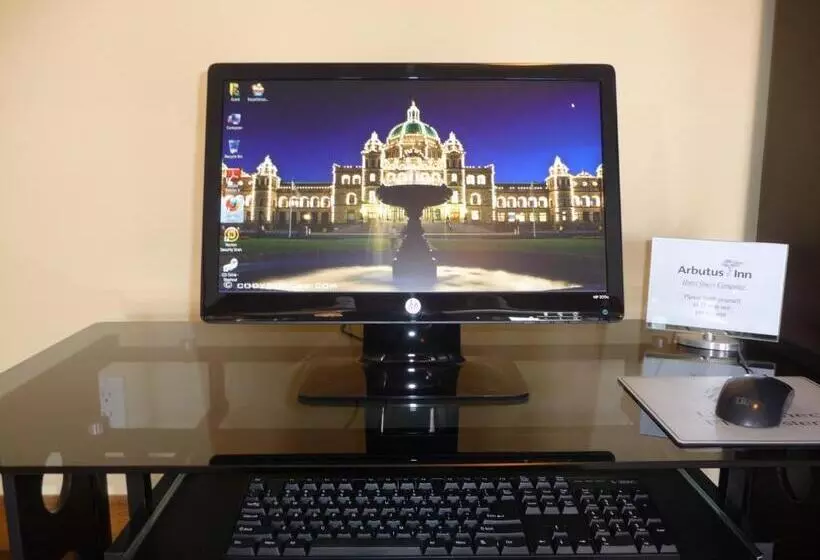 בית מלון כפרי Arbutus Inn