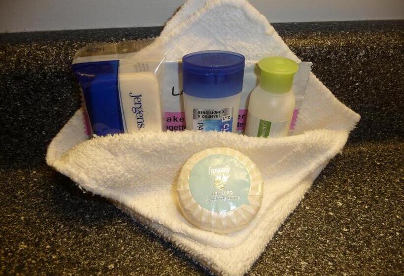 Отель Arbutus Inn