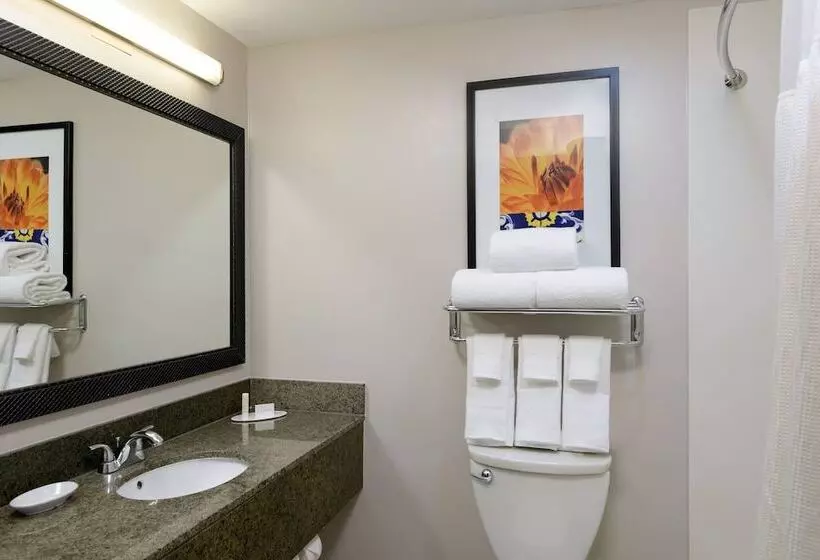 호텔 Fairfield Inn & Suites San Diego Old Town