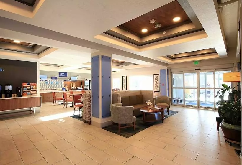Holiday Inn Express Hotel & Suites Ashland, An Ihg