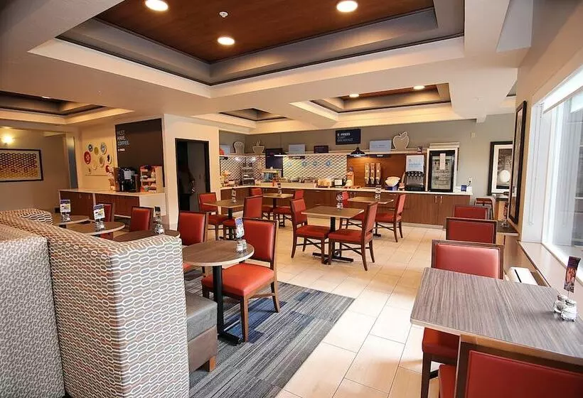 Holiday Inn Express Hotel & Suites Ashland, An Ihg