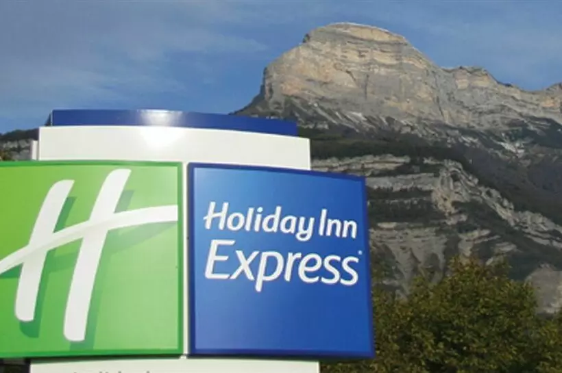 Отель Holiday Inn Express Grenoblebernin